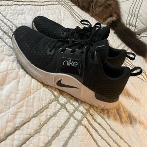 Nike shoes. Super comfy and I’m great condition. Just don’t wear.